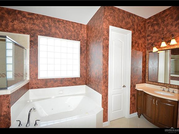 5th image of 1109 E Balboa Ave
