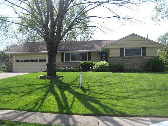 2nd image of 2709 Wellesley Dr