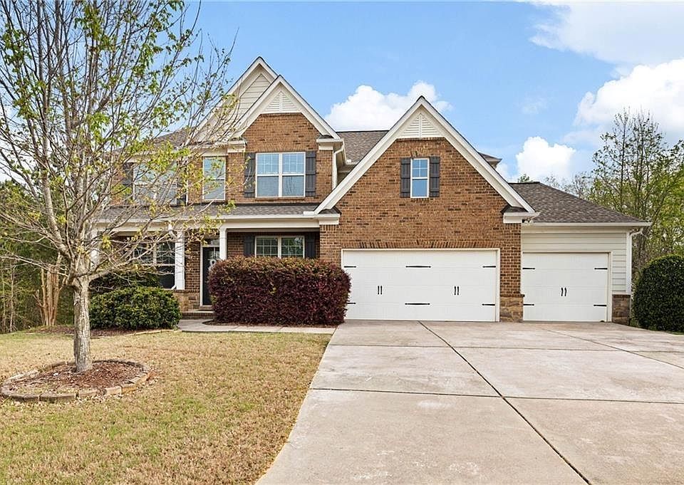 1st image of 440 Cranbrooke Cir