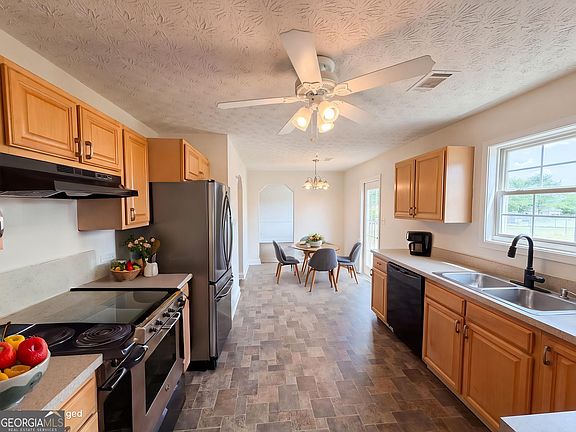 3rd image of 1003 Brynn Dr