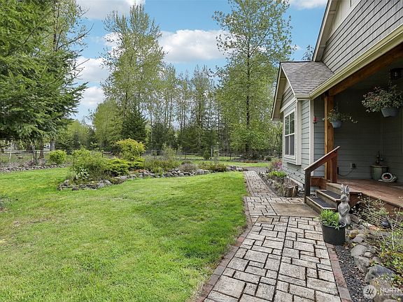 4th image of 230 Riley Court