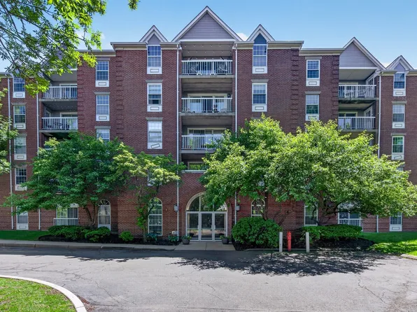 200 Captains Row APT 202, Chelsea, MA 02150