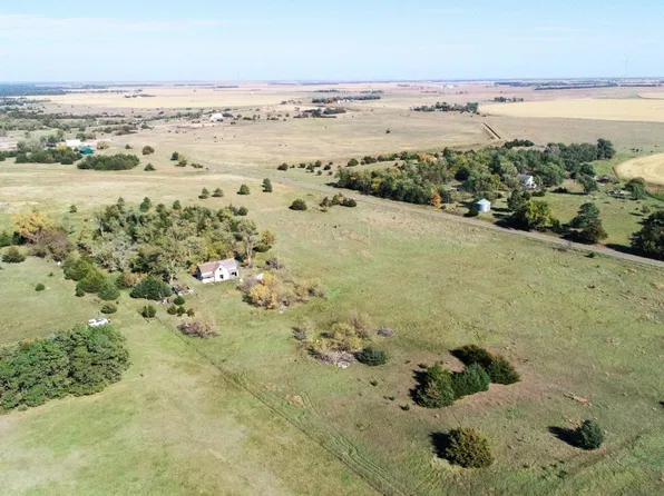 124 Lyle St, Long Pine, NE 69217