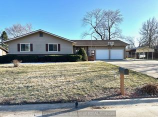 2008 O St, Aurora, NE 68818