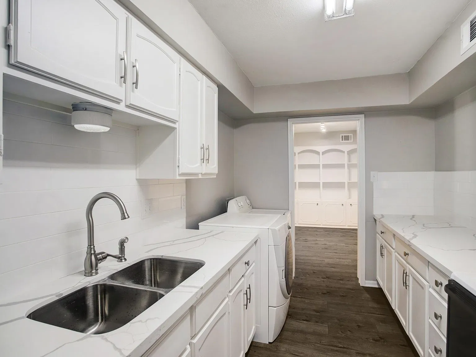 2 bed, 2.0 bath, 1134 sqft, $1,850 — Photo 2