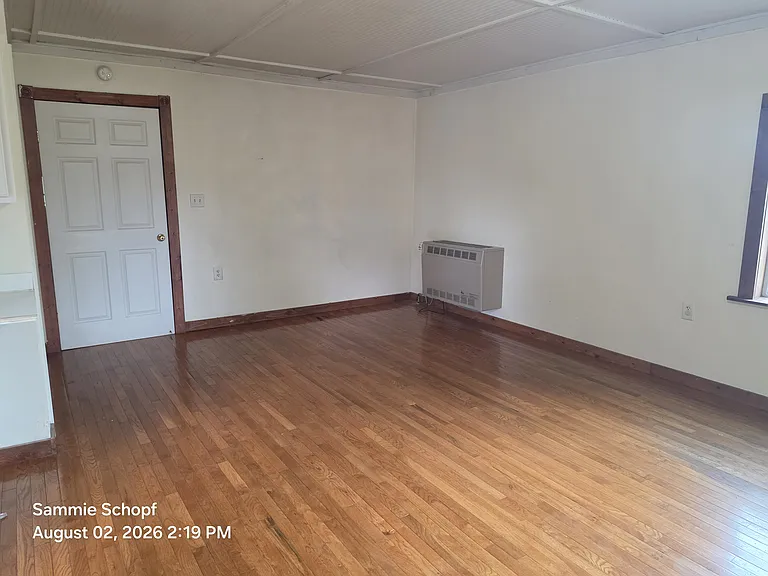 2040 Main Rd — Photo 2