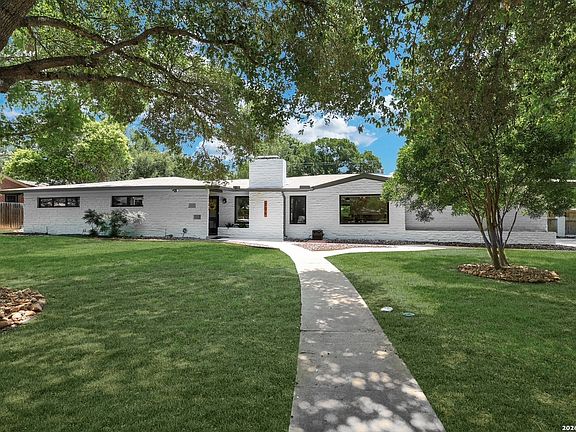 4th image of 204 Gardenview
