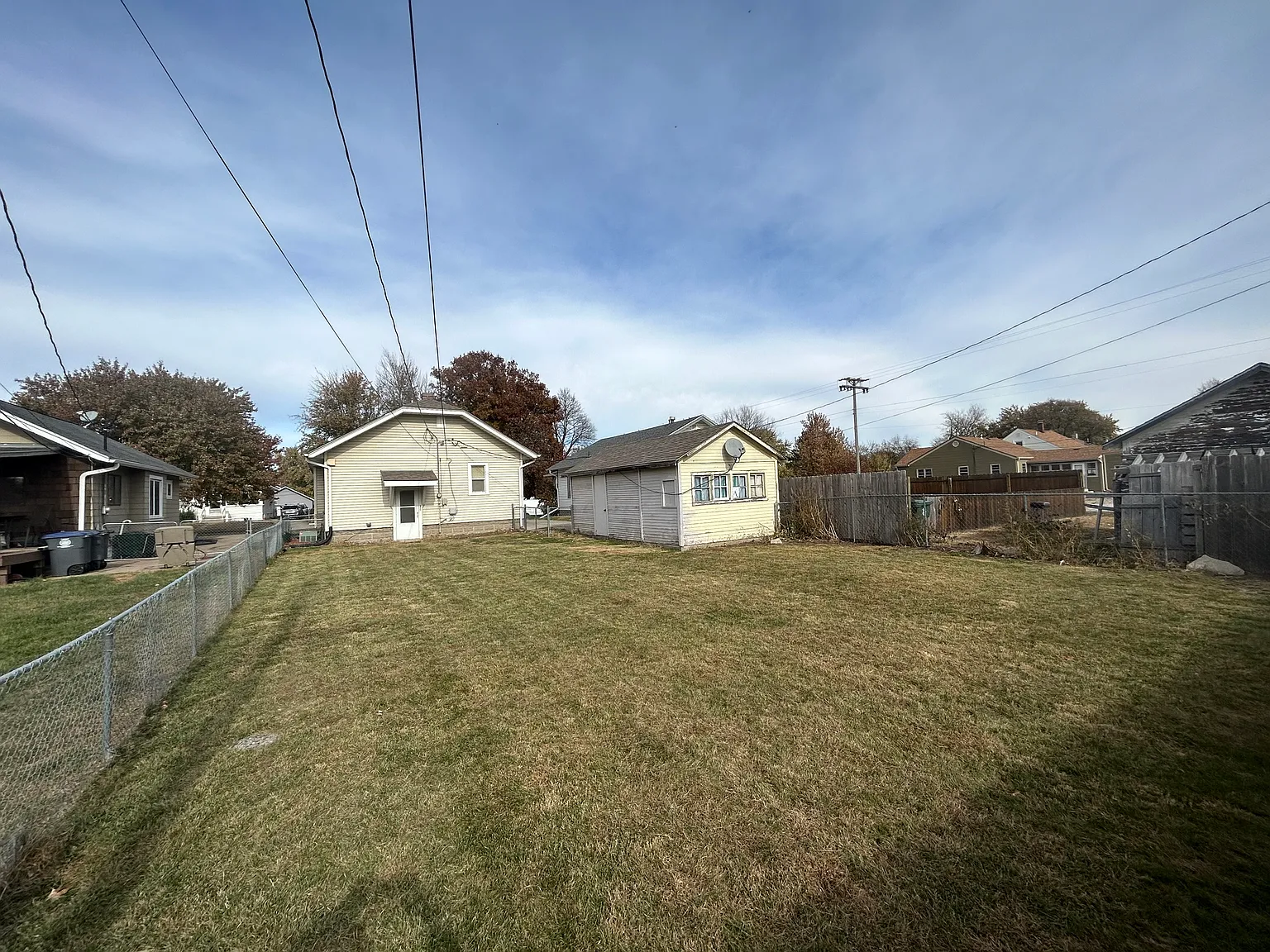 2505 Ave F — Photo 3