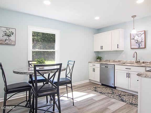 2nd image of 185 Long Leaf Hills Drive SE
