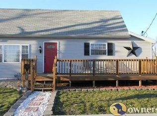 821 Page St, Staunton, IL 62088