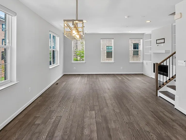612 Leigh Way — Photo 14