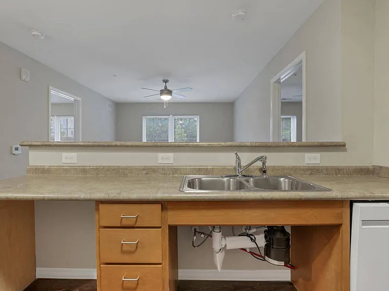 Jenkins Lofts — Photo 9