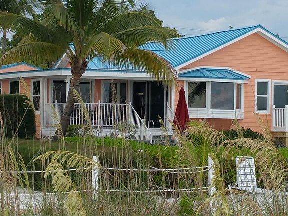 3rd image of 5760 Estero Blvd