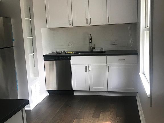 3rd image of 1307 N Blair Ave