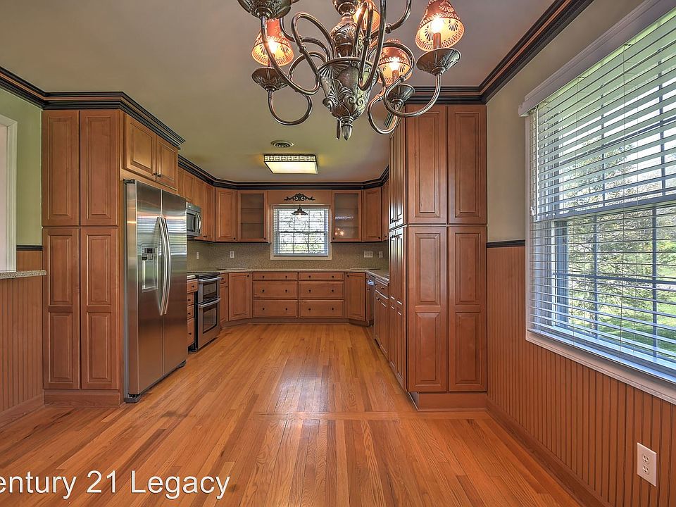 1st image of 225 Shirley Dr
