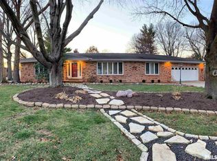 225 Wildrose Ln, Rochester, IL 62563