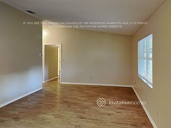 3rd image of 7433 Betty St