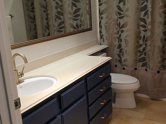 Guest bathroom upstairs 