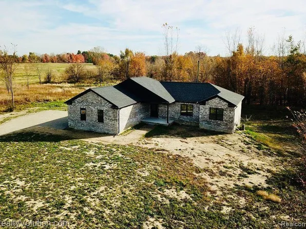 7270 Newark Rd, Imlay City, MI 48444