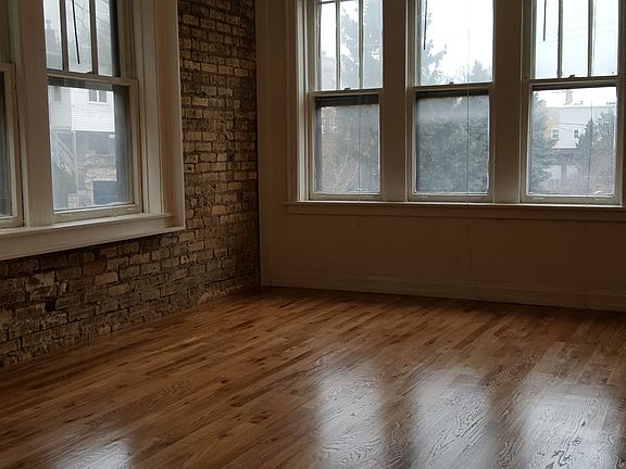 2nd image of 2530 N Sacramento Ave APT 205