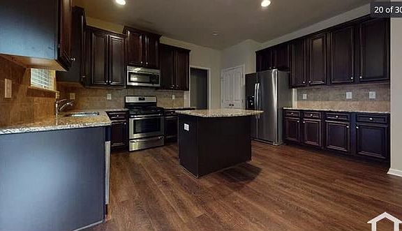 4th image of 2700 Shepherd Valley St