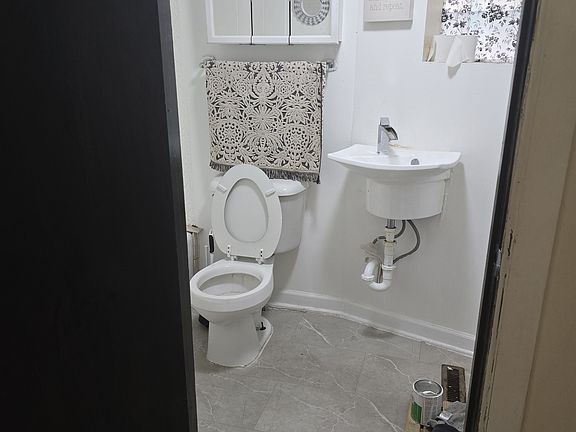 2nd image of 3035 W Warren Blvd #1