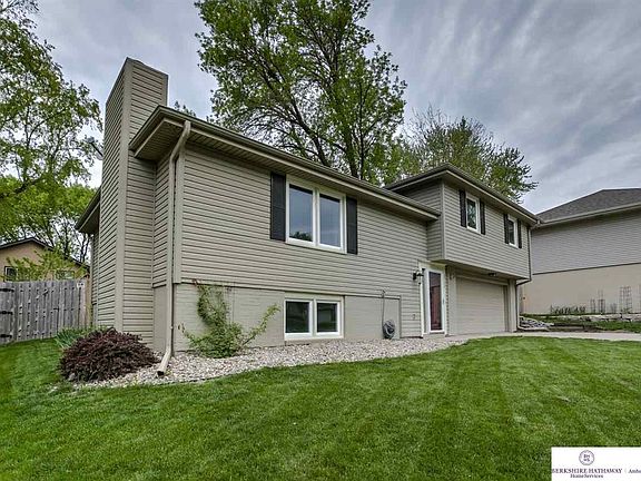 2nd image of 2532 S 152nd Cir