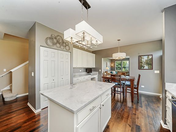 5th image of 831 Greenwood Dr