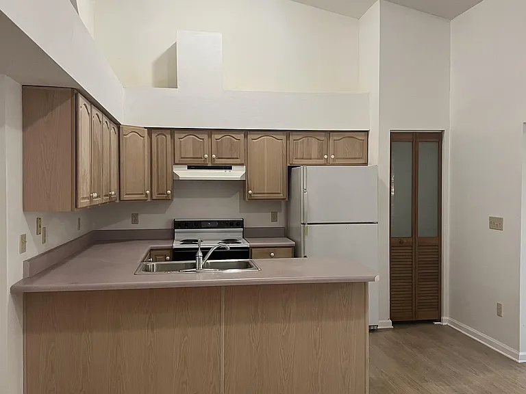 2733 Masterson Ln — Photo 6