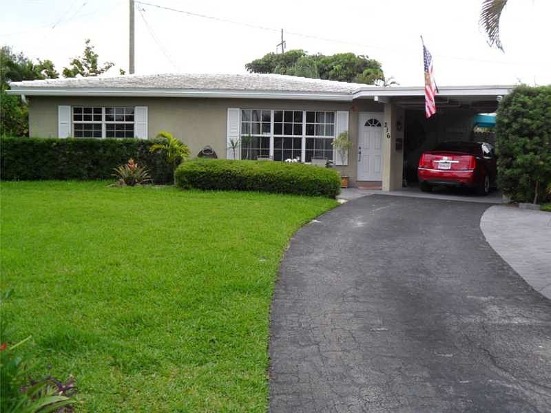 1st image of 216 SW 14th Ct