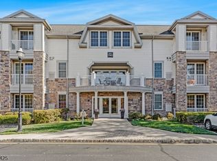 266 Victoria Dr, Bridgewater, NJ 08807