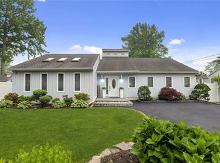 34 Florence Ave, Smithtown, NY 11787