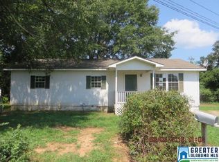 1828 Division Dr, Oxford, AL 36203
