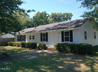 201 Gum St, Bladenboro, NC 28320