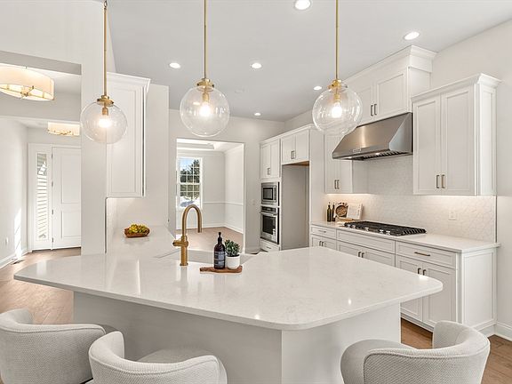 2nd image of 3 Jameson Dr #3