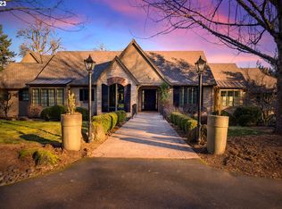 15201 S Lake Ridge Way, Oregon City, OR 97045