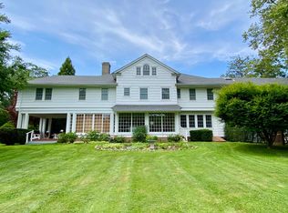 10 Georgica Rd, East Hampton, NY 11937