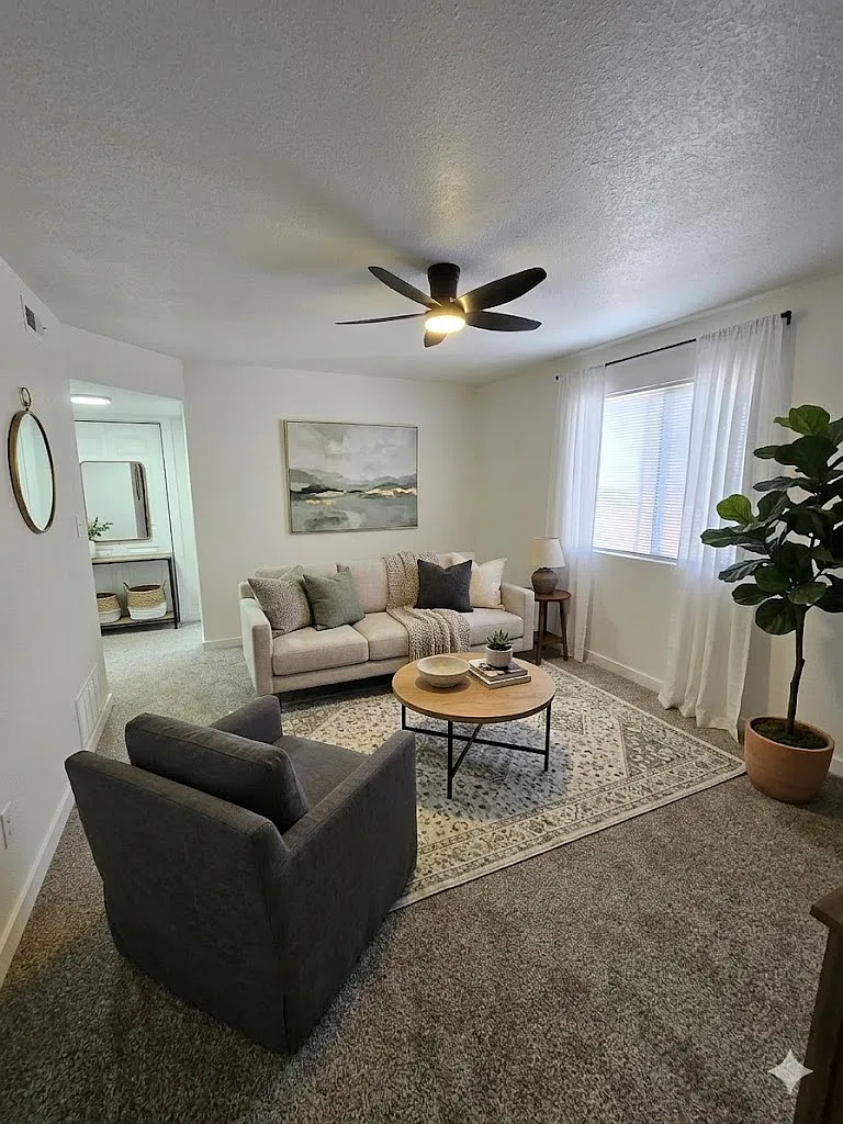 855 Sandusky Ave — Photo 2