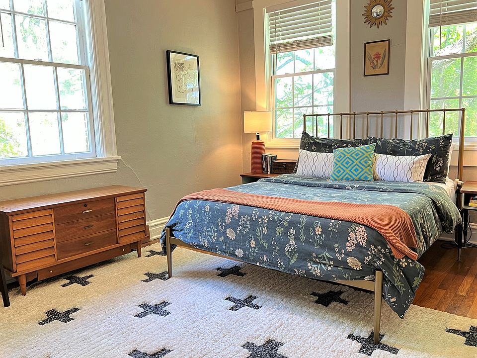 Spacious bedroom