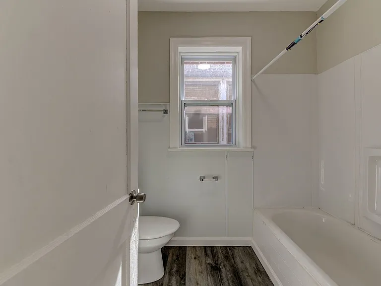 3953 Tholozan Ave — Photo 18