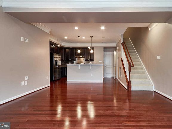 5th image of 364 Urban Ave #364