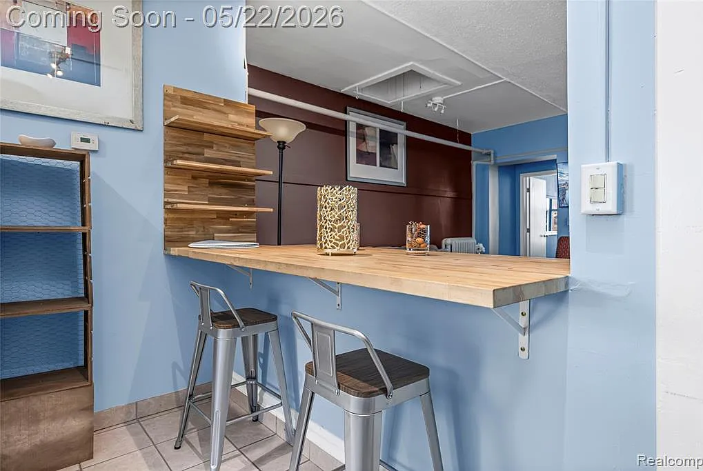 211 N Main St — Photo 4