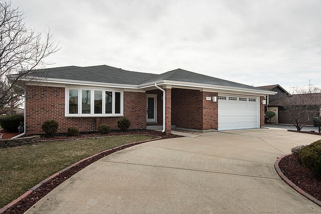 1st image of 4921 186th St