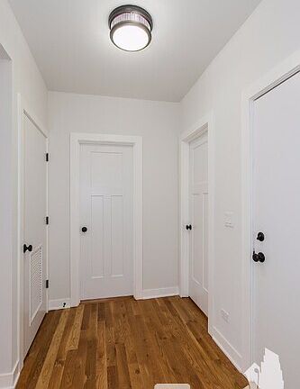 2nd image of 2201 W Eastwood Ave