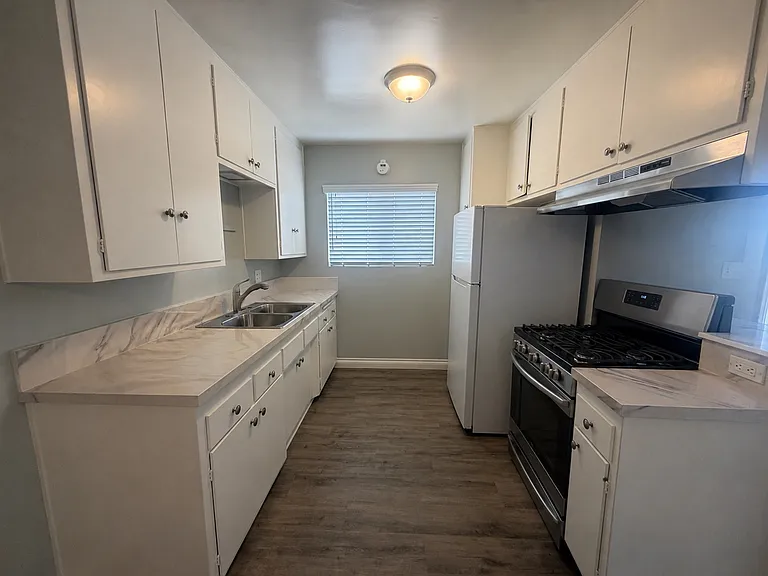 535 Ohio Ave #3 — Photo 4