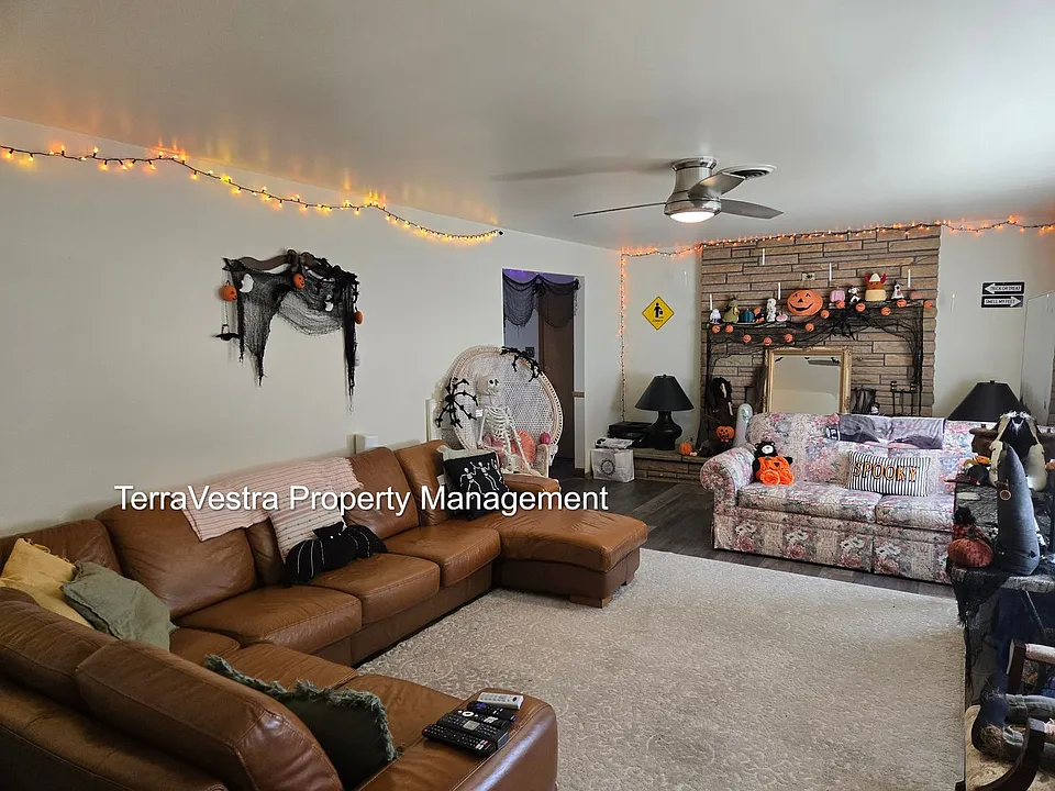 401 New St W