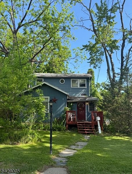 2nd image of 10 Tioga Ave