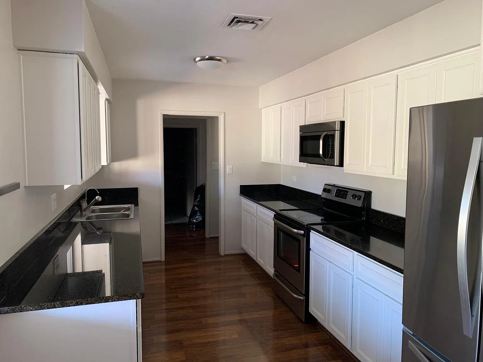 4 bed, 2286 sqft, $2,950 — Photo 4