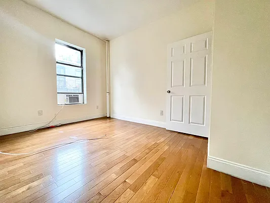 Rented by City Connections Realty | media 5