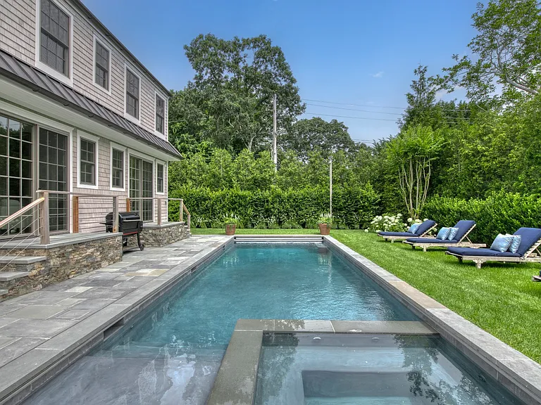 94 Cooper Ln — Photo 2